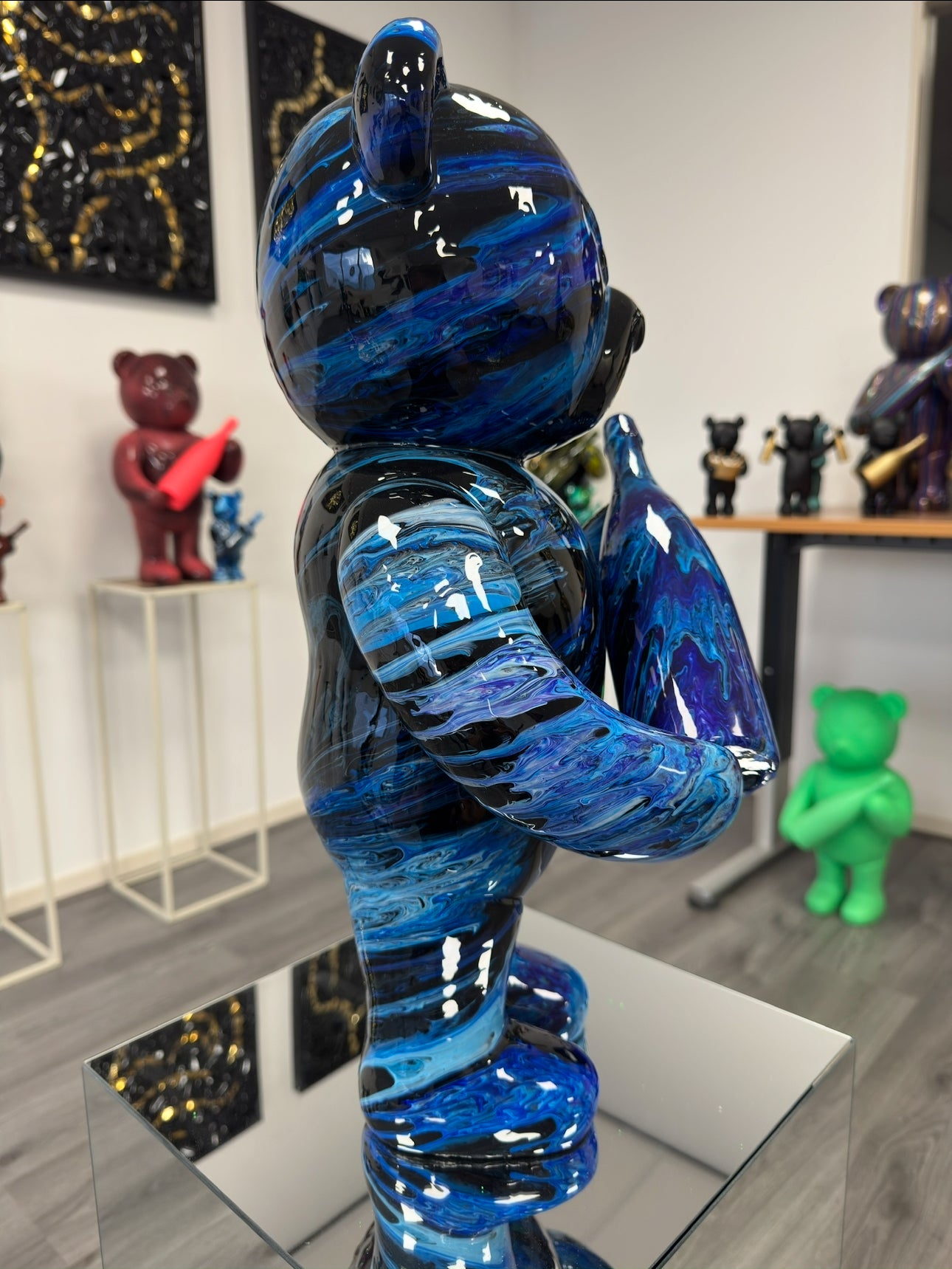 Champagne bear Ocean