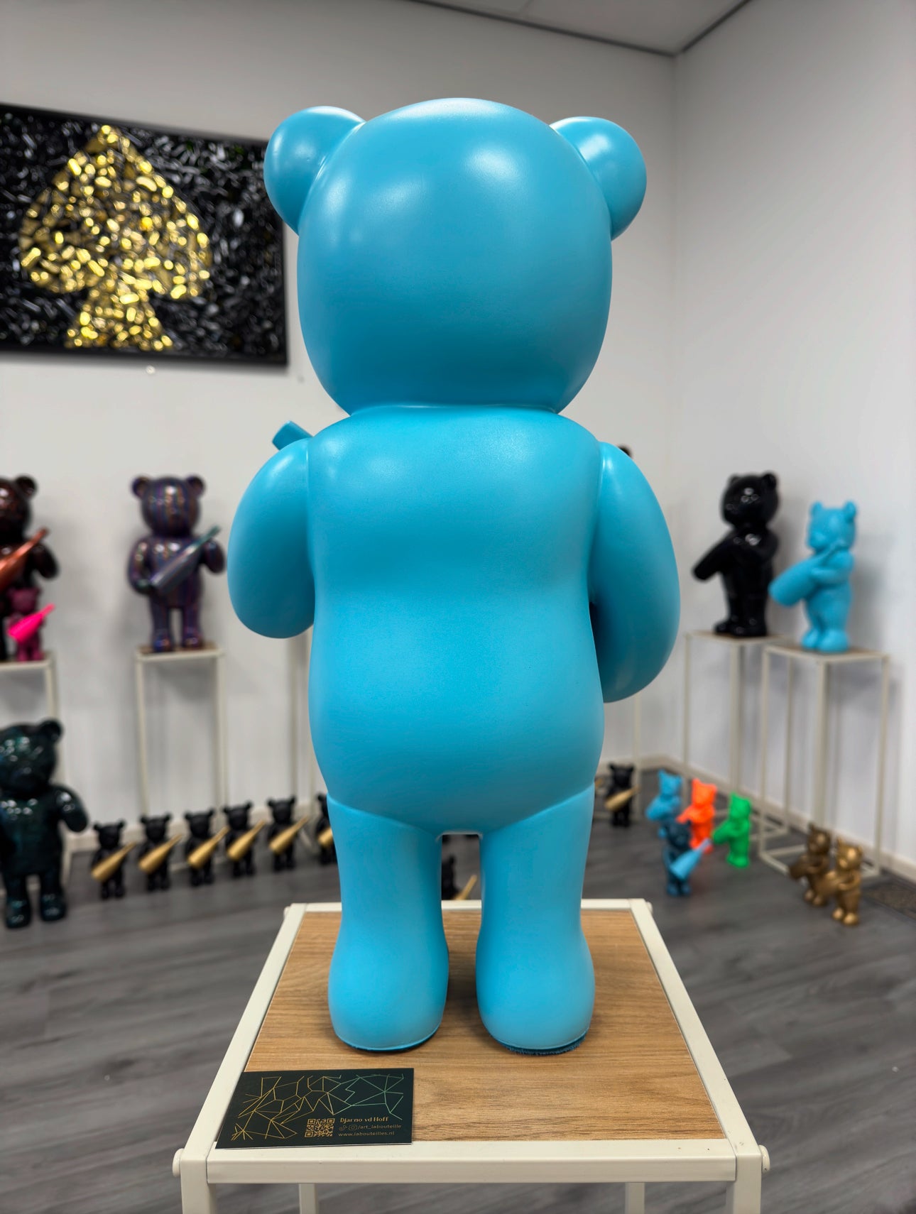 Champagne bear Aqua