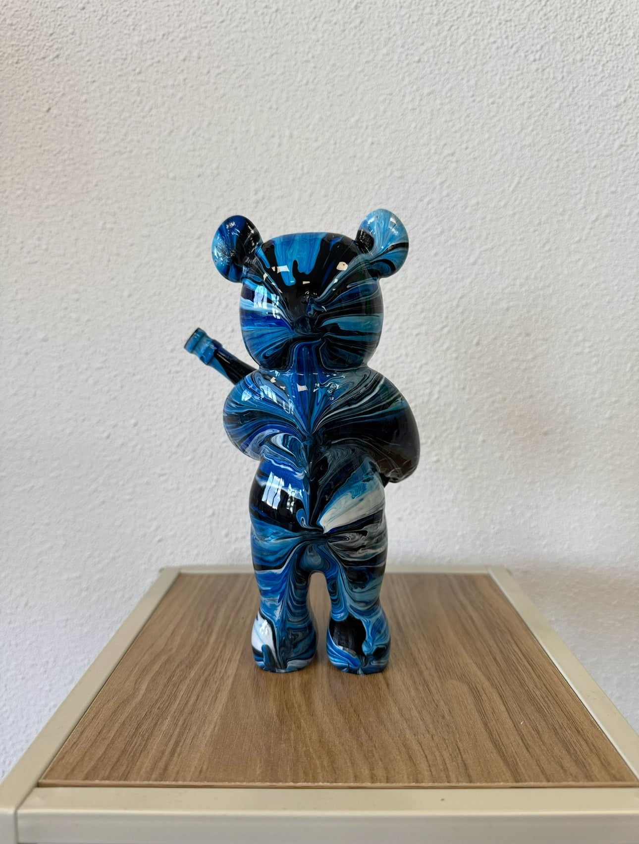 Champagne bear Ocean