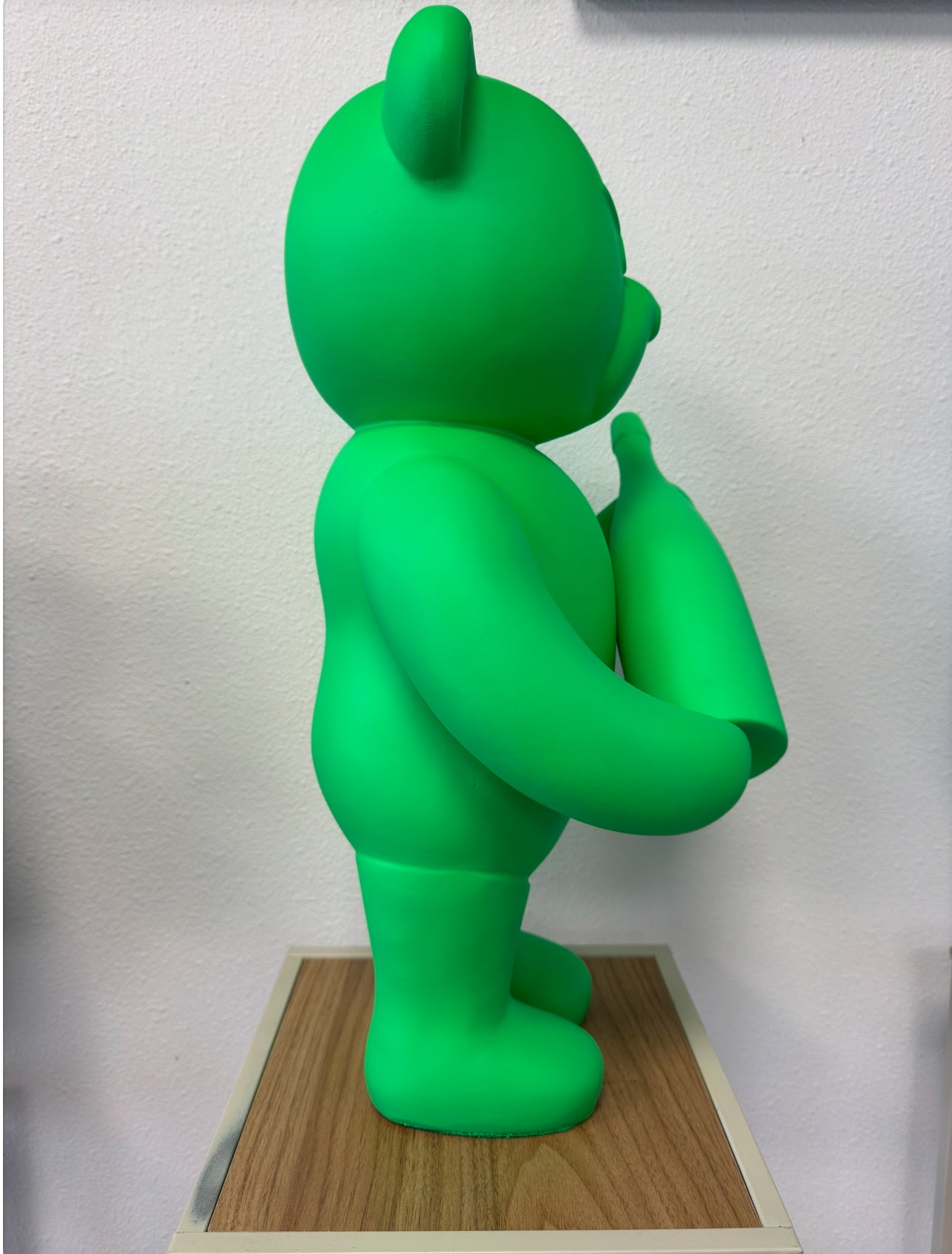 Champagne bear Emerald