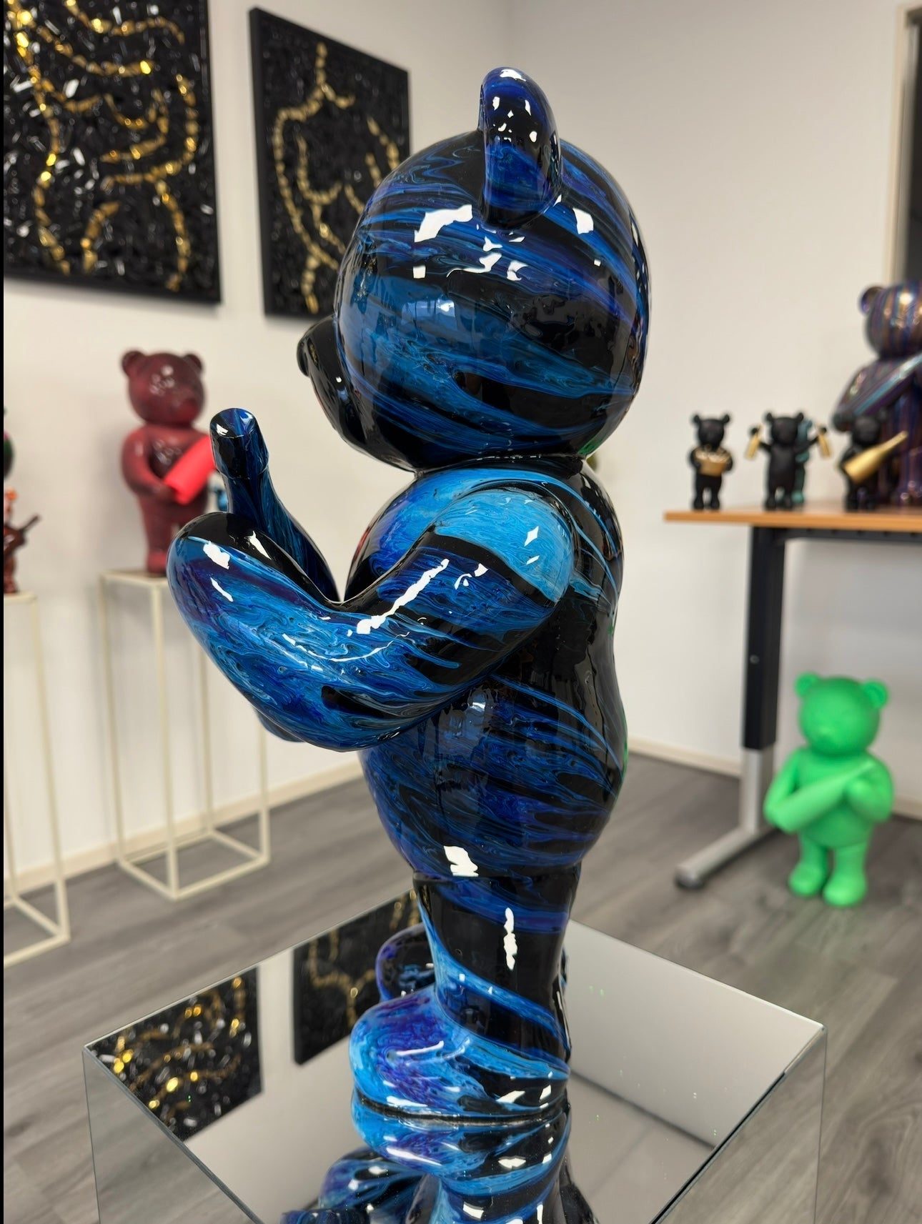 Champagne bear Ocean